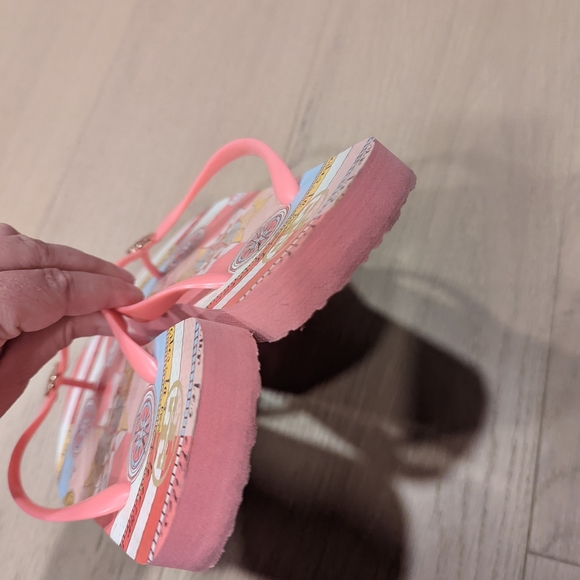 Tory Burch Pink Patterned Flip Flops - Picture 4 of 10